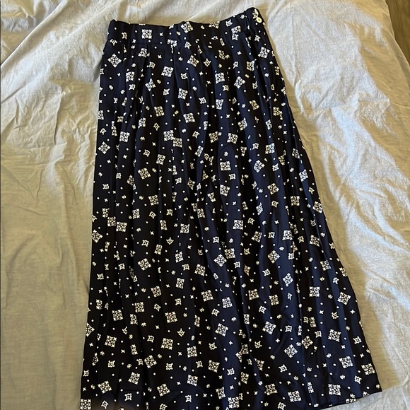 Pendleton Dresses & Skirts - Vintage Pendleton Elegant Black and White Patterned Skirt 12